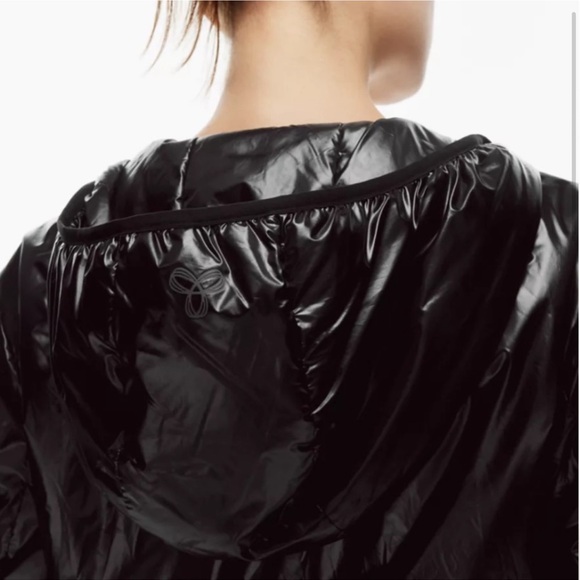 Aritzia TNA the Pillow Puff Packable (light puffer) Jacket - Small - Black - Picture 4 of 12